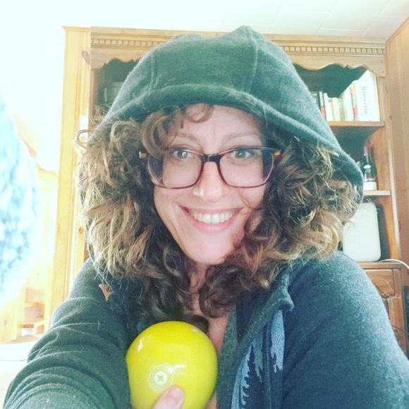 Meet your Posher, Sarit - Picture 1 of 1